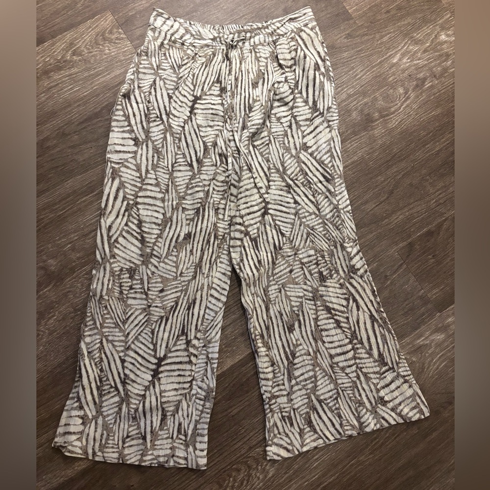 Leaf Patterned Wide-Leg Pants